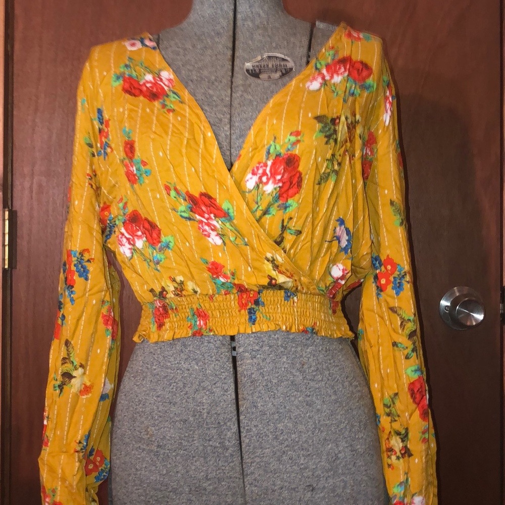 Women’s crop top long sleeve